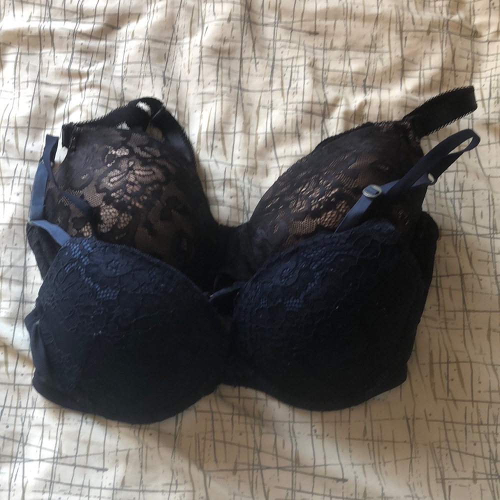 Lot of 2 Used Women’s Underwire Bras 34D